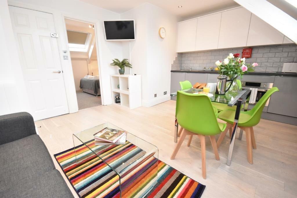 Apt 3, Opera House Ensuite 4Th Floor By Indigo Flats Londra Dış mekan fotoğraf