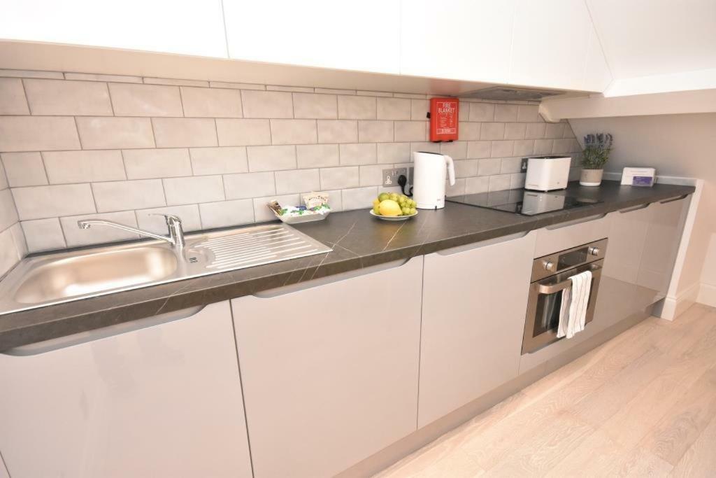 Apt 3, Opera House Ensuite 4Th Floor By Indigo Flats Londra Dış mekan fotoğraf
